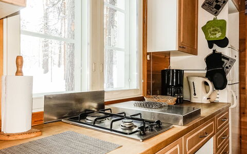 Hoviranta: Toestel Van De Keuken, Keuken, Countertop, Major Appliance, Cabinetry, Fornuis, Hout, Huishoudapparatuur, Gasfornuis, Fornuis