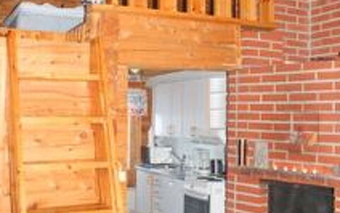 Juolukka: Hout, Flooring, Verdieping, Plafond, Interieur Ontwerp, Beits, Trap, Kamer, Hardwood, Blokhut