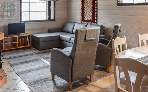 Ahonlaita: Meubilair, Flooring, Hout, Verdieping, Interieur Ontwerp, Kamer, Bankstel, Woonkamer, Tafel, Huis