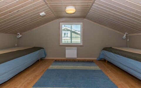 Rukan Taikavuosseli 12 a: Verdieping, Flooring, Hout, Plafond, Interieur Ontwerp, Kamer, Slaapkamer, Meubilair, Verlichting, Bed