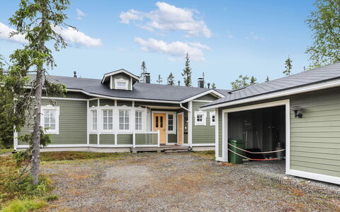 Rukan Taikavuosselin Helmi 8 B: Hout, Verblijf, Blokhut, Woud, Schuur, Garden Gebouwen, Lariks, Bos, Beits