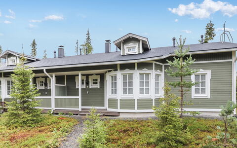 Rukan Taikavuosselin Helmi 8 B: Hout, Verblijf, Blokhut, Woud, Schuur, Garden Gebouwen, Lariks, Bos, Beits