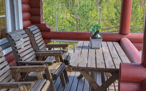 Harjurinne: Meubilair, Hout, Buitenmeubels, Stoel, Hardwood, Beits, Buitentafel, Dek, Blokhut, Patio