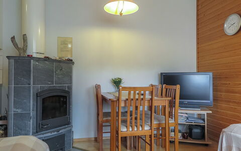 Moitakuru A14: Meubilair, Flooring, Interieur Ontwerp, Verdieping, Hout, Kamer, Stoel, Plafond, Tafel, Verlichting