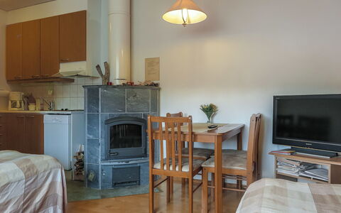Moitakuru A14: Meubilair, Flooring, Interieur Ontwerp, Hout, Verdieping, Kamer, Stoel, Plafond, Tafel, Woonkamer