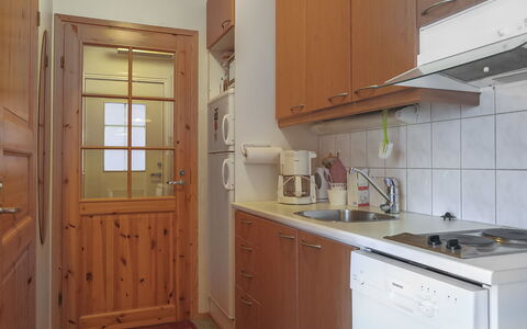 Moitakuru A14: Cabinetry, Flooring, Countertop, Hout, Meubilair, Verdieping, Keuken, Wastafel, Toestel Van De Keuken, Loodgieterswerkinrichting