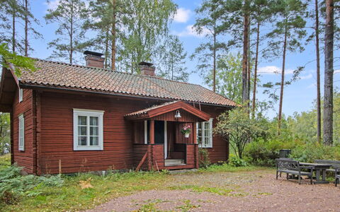 Villa Pettu: Boom, Hout, Verblijf, Huis, Dak, Huis, Land Lot, Landelijk Gebied, Siding