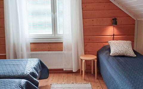 Pellervo: Flooring, Verdieping, Hout, Interieur Ontwerp, Houten Vloer, Slaapkamer, Laken, Linens, Bed, Meubilair
