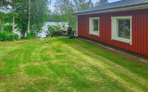 Ellilä: Gras, Land Lot, Gazon, Tuin, Verblijf, Backyard, Groundcover, Werf, Boerderij