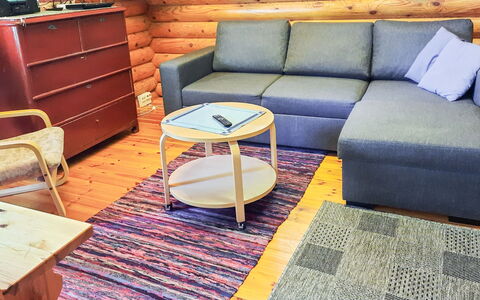 Kettupirtti: Meubilair, Flooring, Hout, Verdieping, Houten Vloer, Woonkamer, Beits, Bankstel, Hardwood, Stoel