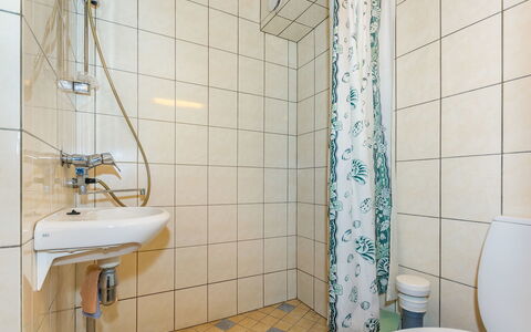 Hevonkuusi: Loodgieterswerkinrichting, Flooring, Interieur Ontwerp, Badkamer, Verdieping, Loodgieter, Kamer, Wastafel In De Badkamer, Wastafel, Kraan