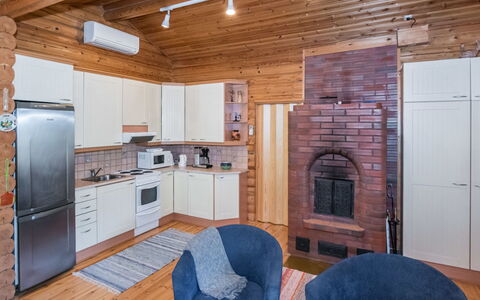 Kiimalammi: Hout, Plafond, Interieur Ontwerp, Flooring, Huis, Verdieping, Kamer, Meubilair, Hardwood, Beits