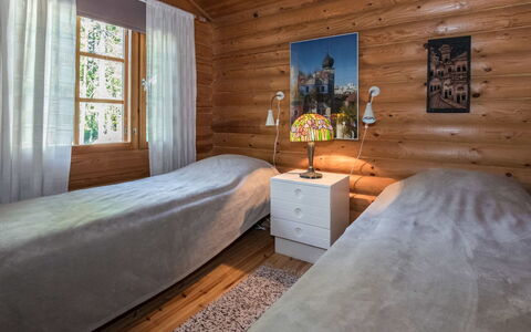 Kiimalammi: Hout, Interieur Ontwerp, Meubilair, Slaapkamer, Bed, Verdieping, Plafond, Flooring, Huis, Kamer