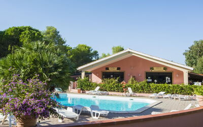 Marina Di Bibbona 150: Eigendom, Huis, Zwembad, Onroerend Goed, Gebouw, Huis, Villa, Toevlucht, Vakantie, Boom