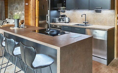 Tahkonbalju: Meubilair, Countertop, Keuken, Interieur Ontwerp, Flooring, Cabinetry, Toestel Van De Keuken, Verdieping, Hout, Stoel