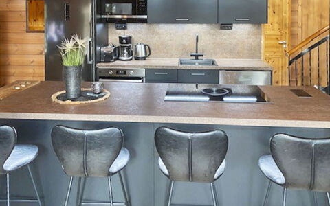 Tahkonbalju: Meubilair, Flooring, Keuken, Hout, Interieur Ontwerp, Countertop, Verdieping, Barkruk, Toestel Van De Keuken, Stoel