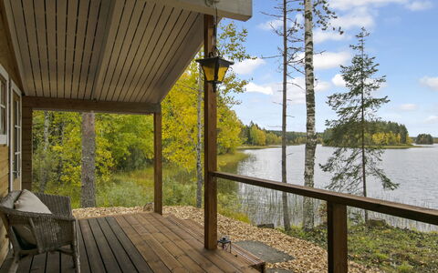 Lahdenpohja, Vaikon Loma 7: Hout, Veranda, Flooring, Interieur Ontwerp, Verdieping, Dek, Plafond, Meubilair, Hardwood, Beits