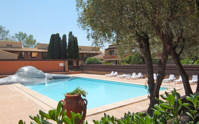 Saint Cyprien 810: Zwembad, Toevlucht, Woongebied, Hacienda, Schaduw, Eco Hotel, Landgoed, Waterpartij, Villa, Binnenplaats