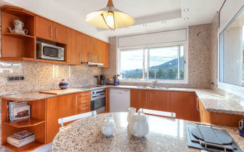 Fane: Countertop, Eigendom, Kamer, Meubilair, Keuken, Cabinetry, Gebouw, Interieur Ontwerp, Onroerend Goed, Huis