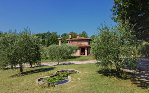 La Casetta nel Bosco: Landgoed, Boerderij, Tuin, Landscaping, Hacienda, Gazon, Villa, Werf, Backyard, Herenhuis
