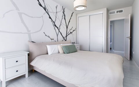 Venezuela: Bed, Meubilair, Bedding, Slaapkamer, Interieur Ontwerp, Laken, Muur, Verdieping, Hout, Linens
