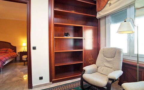 Pg Gracia - Valencia: Kamer, Meubilair, Eigendom, Interieur Ontwerp, Gebouw, Verdieping, Huis, Huis, Onroerend Goed, Plank