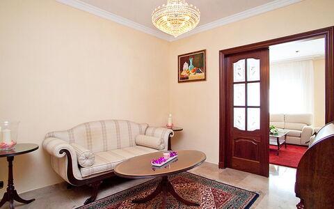 Pg Gracia - Valencia: Kamer, Eigendom, Meubilair, Interieur Ontwerp, Verdieping, Onroerend Goed, Gebouw, Tafel, Plafond, Huis