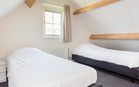 Wemeldinge 200: Meubilair, Eigendom, Gebouw, Venster, Comfort, Bed Frame, Hout, Textiel, Schaduw, Interieur Ontwerp