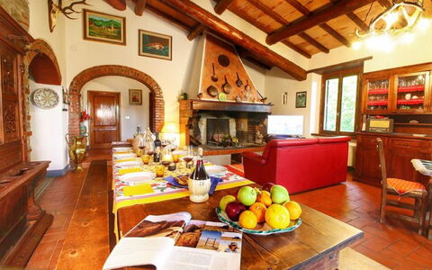 Civitella: Eigendom, Gebouw, Kamer, Huis, Interieur Ontwerp, Onroerend Goed, Huis, Villa, Ontbijt, Woonkamer