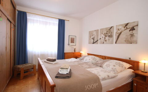 Seekarblick: Slaapkamer, Meubilair, Bed, Kamer, Eigendom, Laken, Interieur Ontwerp, Bed Frame, Matras, Bedding