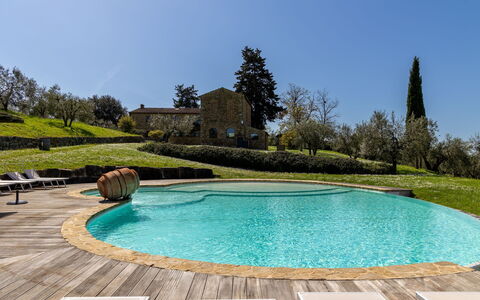 Villa Ferdinando: Zwembad, Landschap, Toevlucht, Tuin, Landscaping, Waterpartij, Landgoed, Buitenmeubels, Gazon, Backyard