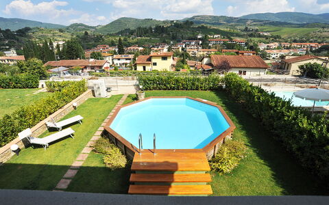 Casa Fabrizio: Water, Wolk, Lucht, Fabriek, Eigendom, Zwembad, Gebouw, Azure, Boom, Berg