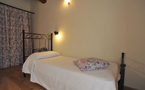 Casa Fabrizio: Meubilair, Eigendom, Comfort, Hout, Interieur Ontwerp, Bed Frame, Verdieping, Bed, Muur, Flooring