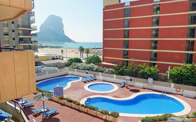 Calpe Calp 867: Water, Lucht, Gebouw, Eigendom, Dag, Fabriek, Zwembad, Azure, Architectuur, Stedelijk Ontwerp
