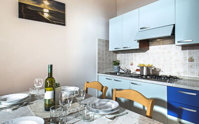 Bi Village 200.3: Countertop, Kamer, Eigendom, Interieur Ontwerp, Meubilair, Keuken, Gebouw, Geel, Onroerend Goed, Huis