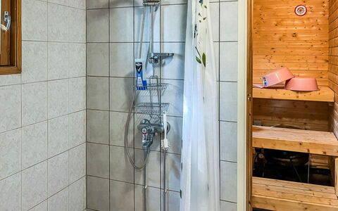 Leppäranta: Flooring, Hout, Verdieping, Loodgieterswerkinrichting, Interieur Ontwerp, Badkamer, Loodgieter, Douchekop, Douche, Kamer