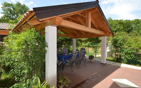 Franjo: Pergola, Eigendom, Paviljoen, Dak, Gebouw, Canopy, Schaduw, Backyard, Onroerend Goed, Outdoor Structuur