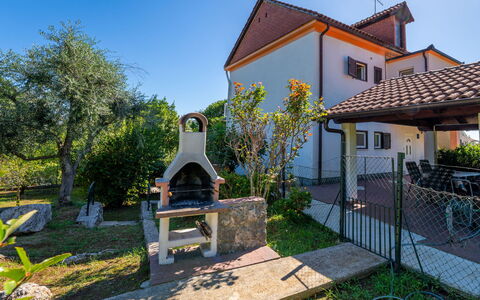 Franjo: Dak, Huis, Tuin, Landgoed, Verblijf, Landscaping, Hacienda, Werf, Backyard, Villa