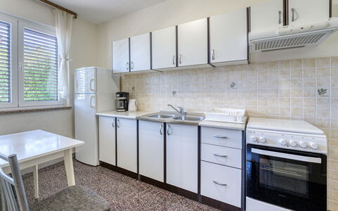 Franjo: Flooring, Interieur Ontwerp, Verdieping, Meubilair, Appartement, Kamer, Plafond, Major Appliance, Keuken, Countertop