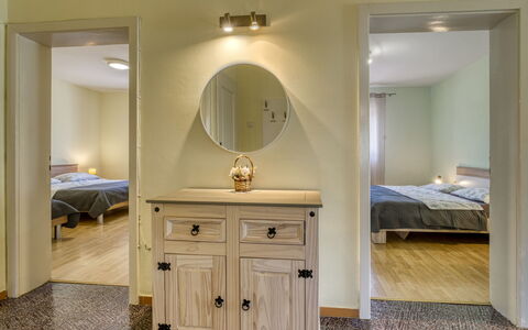 Franjo: Meubilair, Interieur Ontwerp, Bed, Flooring, Muur, Verdieping, Slaapkamer, Kamer, Hout, Plafond