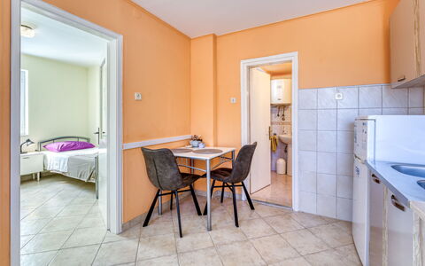Opatija Ika 106: Flooring, Verdieping, Interieur Ontwerp, Meubilair, Plafond, Appartement, Kamer, Slaapkamer, Bed, Stoel