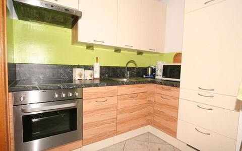 Evi: Eigendom, Countertop, Keuken, Cabinetry, Kamer, Meubilair, Fornuis, Major Appliance, Tegel, Huis