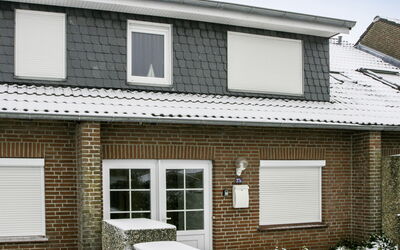 Norddeich 145: Fabriek, Venster, Eigendom, Gebouw, Deur, Steen, Schaduw, Hout, Metselwerk