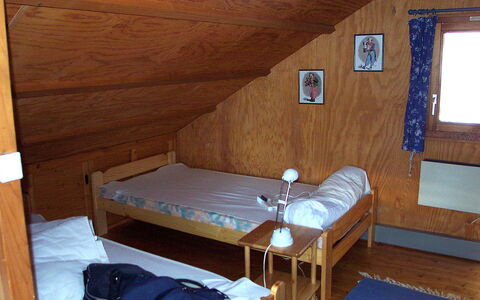 Gerbepal: Kamer, Bed, Meubilair, Blokhut, Cabine, Slaapkamer, Zolder, Hout, Gebouw, Hardwood
