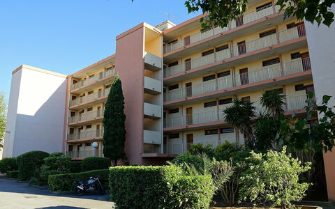 Les Sables: Woongebied, Eigendom, Gebouw, Appartement, Architectuur, Condominium, Onroerend Goed, Gemengd Gebruik, Buurt, Huis