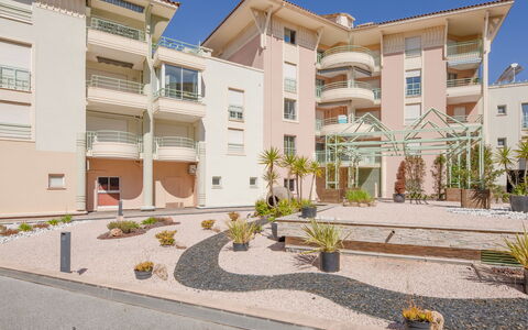 Quartier Latin: Appartement, Landgoed, Condominium, Balkon, Herenhuis, Hacienda, Hotel, Villa, Oprit