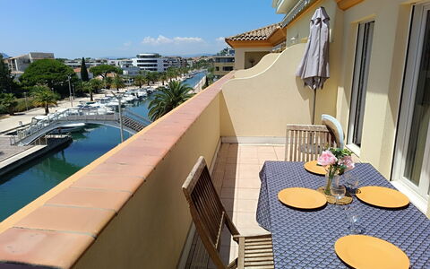 Fréjus 565: Appartement, Schaduw, Balkon, Toevlucht, Jachthaven, Condominium, Hotel, Vernis, Boot