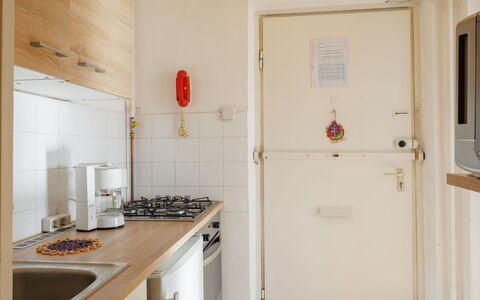 Prater: Hout, Major Appliance, Flooring, Keuken, Interieur Ontwerp, Verdieping, Kamer, Countertop, Toestel Van De Keuken, Wastafel