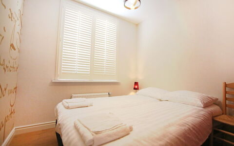 Voc-Huys: Slaapkamer, Bed, Kamer, Meubilair, Eigendom, Bed Frame, Laken, Interieur Ontwerp, Bedding, Verdieping