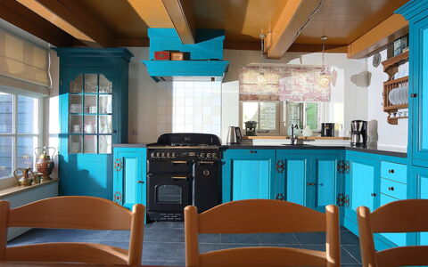 Voc-Huys: Kamer, Turkoois, Blauw, Interieur Ontwerp, Plafond, Meubilair, Gebouw, Eigendom, Verdieping, Tafel